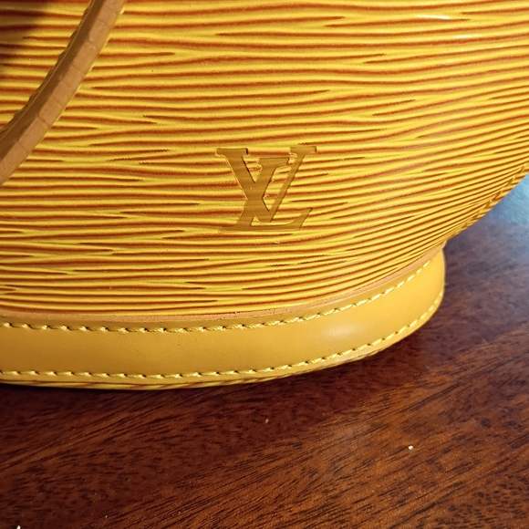 Louis Vuitton Yellow Tote Bag - Picture 12 of 16